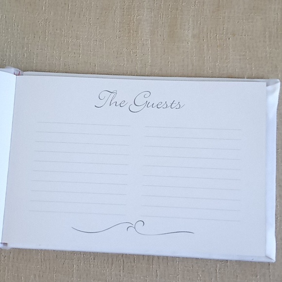 Guest book 6.63 x 10 inches - Picture 3 of 3